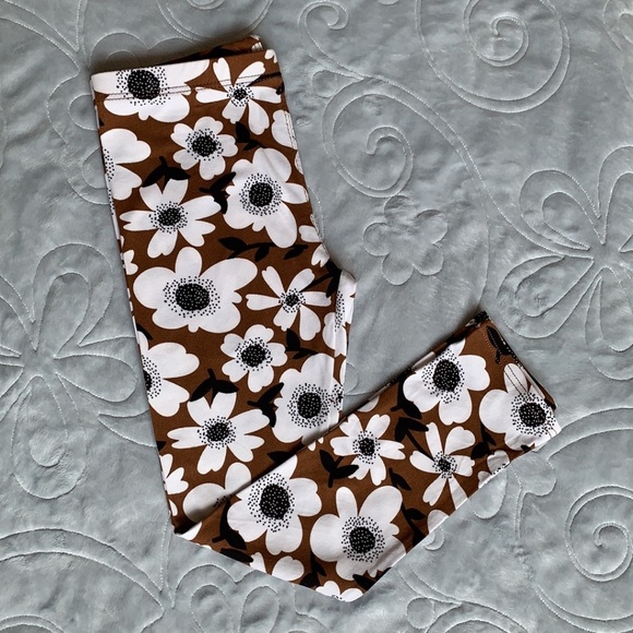 Dot Dot Smile Other - NWT Dot Dot Smile Super Soft Leggings Brown, white and black floral, Size 5/6